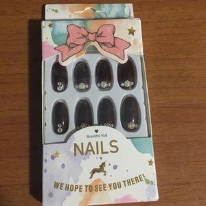 Press on nails